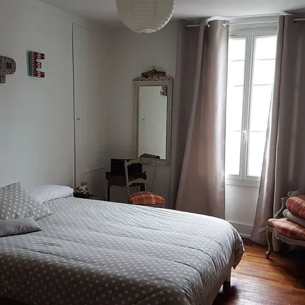 Rent this 2 bed apartment on 3 Rue du Rempart in 37000 Tours, France