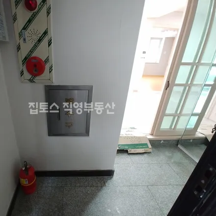 Rent this 4 bed apartment on 서울특별시 관악구 봉천동 877-6