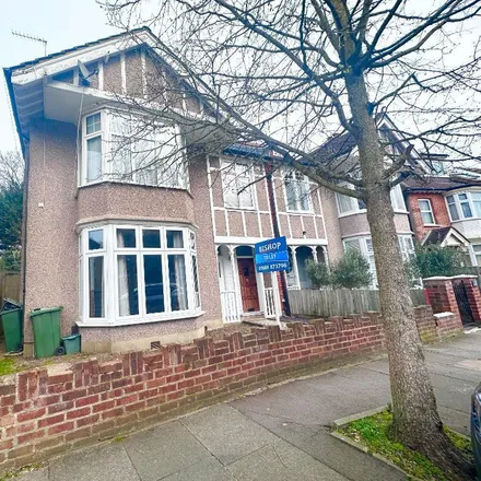 Rent this 2 bed duplex on Langdon Road in London, BR2 9JS
