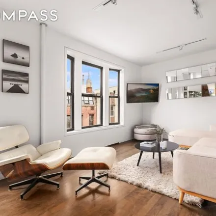 Image 3 - 340 West 19th Street, New York, NY 10011, USA - Townhouse for sale