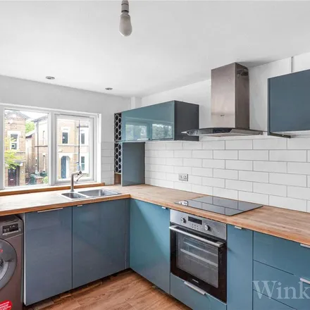 Rent this 2 bed apartment on Montem Road in London, SE23 1SA
