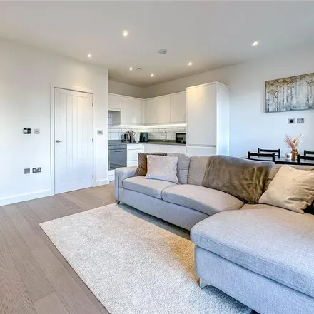 Image 6 - Grosvenor Road, St Albans, AL1 3AE, United Kingdom - Apartment for rent