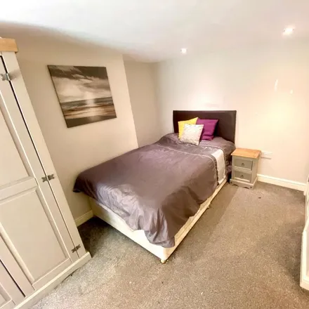 Rent this 6 bed room on Rochdale Old Road in Bury, BL9 7TG