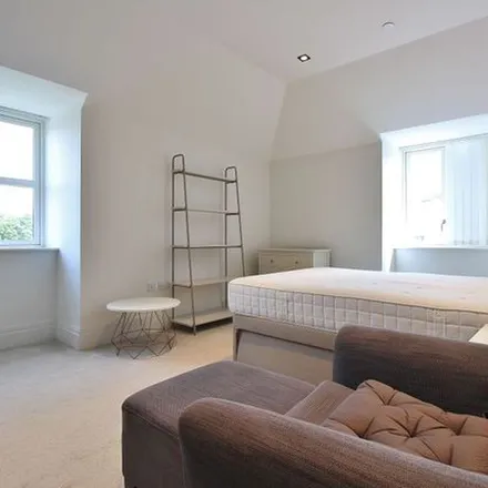 Image 4 - Chestnut Grove, London, TW7 7HA, United Kingdom - Apartment for rent
