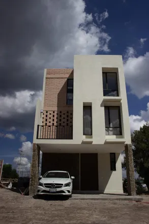 Buy this studio house on Avenida Santa Catarina in Delegaciön Santa Rosa Jáuregui, 76100 Juriquilla