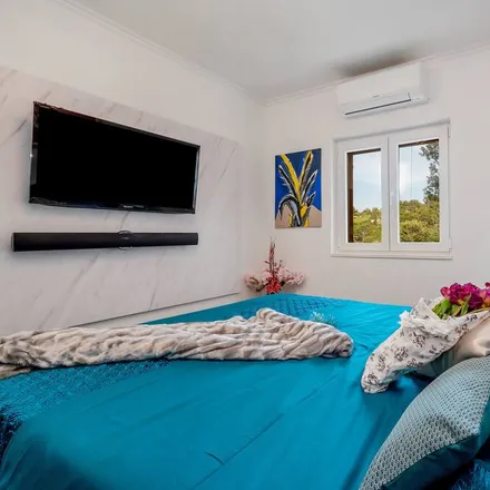 Rent this 3 bed house on Rogač in Split-Dalmatia County, Croatia