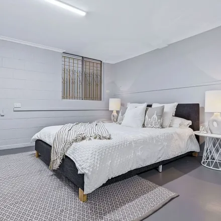 Image 3 - 65 Deighton Road, Dutton Park QLD 4102, Australia - Apartment for rent