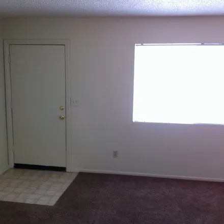 Image 8 - 20357 Thunderbird Road, Apple Valley, CA 92307, USA - Apartment for rent