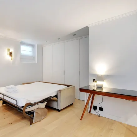 Image 8 - 79 Avenue Bosquet, 75007 Paris, France - Apartment for rent