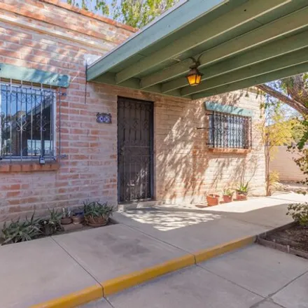 Buy this 2 bed townhouse on 25 East Pastime Road in Tucson, AZ 85705