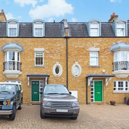 Rent this 2 bed townhouse on unnamed road in London, SW19 5QP