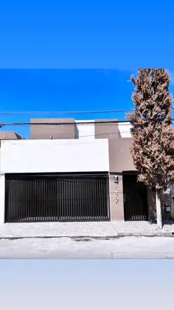Rent this studio house on Paseo de Las Camelias 5200 in Del Paseo, 64920 Monterrey