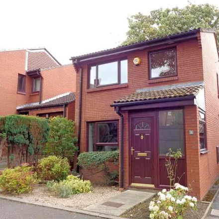 Rent this 3 bed house on Summerhill Place in Leeds, LS8 2EN