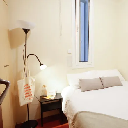 Rent this 5 bed room on Plaça de Lesseps in 6, 08023 Barcelona