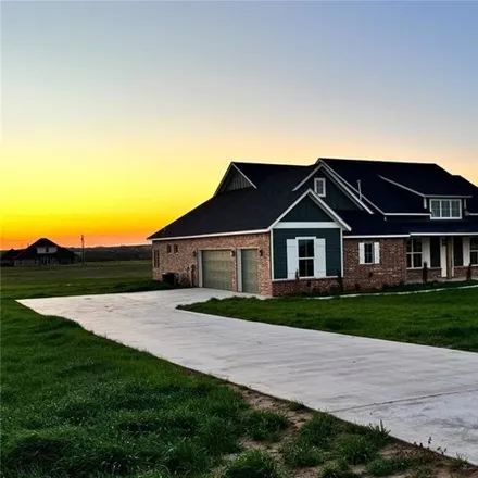 Buy this 4 bed house on Richland Road Northwest in Piedmont, OK 73078