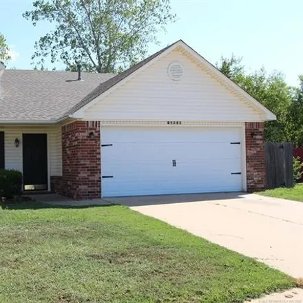 Buy this 3 bed house on 1601 West Walnut Street in Collinsville, OK 74021