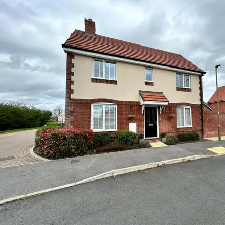 Buy this 3 bed house on Buzzard Rise in West Hagbourne, OX11 6HT