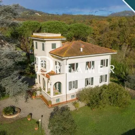 Buy this 192studio house on Via dei Bicchi in 55014 Lucca LU, Italy