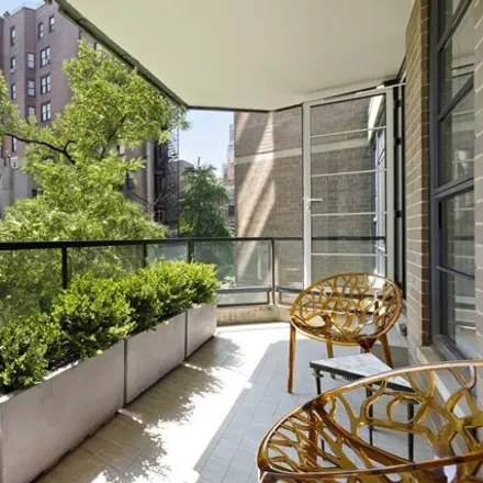 Image 2 - 22 West 13th Street, New York, NY 10011, USA - Townhouse for sale