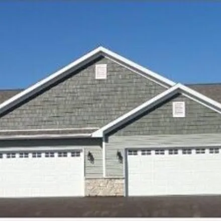 Buy this 2 bed condo on 780 Stonecrop Drive in Hartford, WI 53027