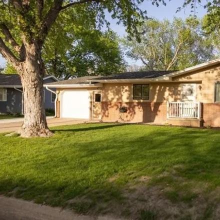 Buy this 3 bed house on 88 Country Club Heights in York, NE 68467