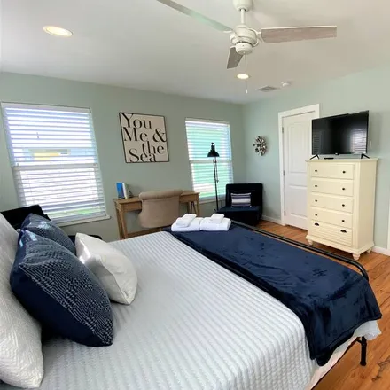 Rent this 3 bed house on Port Aransas in TX, 78373