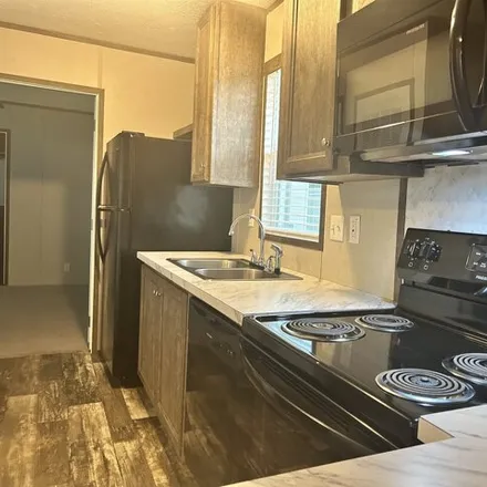 Rent this studio apartment on 328 Helen Street in Holiday Mobile Home City, Jacksonville