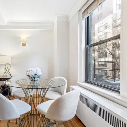 Image 6 - 333 East 53rd Street, New York, NY 10022, USA - Apartment for sale