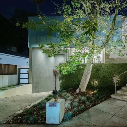 Image 2 - 8782 Sherwood Drive, West Hollywood, CA 90069, USA - Townhouse for rent
