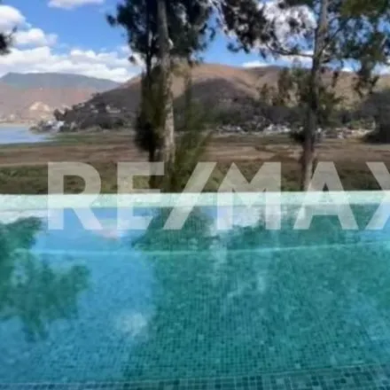 Buy this 4 bed house on Camino Al Bosque in La Capilla, 51200 Valle de Bravo