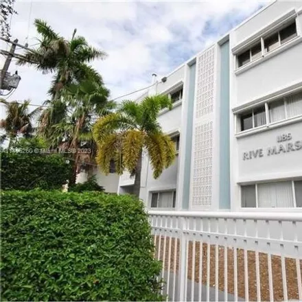 Buy this 1 bed condo on 1185 Marseille Drive in Isle of Normandy, Miami Beach