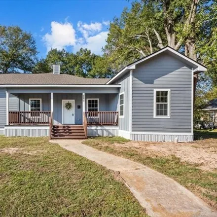 Buy this 4 bed house on 551 East Jodie Avenue in Lufkin, TX 75901