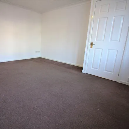 Image 3 - Birches Rise, Willenhall, WV13 2DB, United Kingdom - House for rent