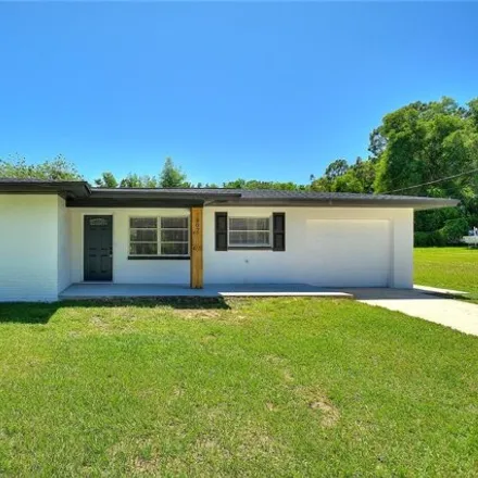 Buy this 2 bed house on 807 Oak Street in Citrus County, FL 34452