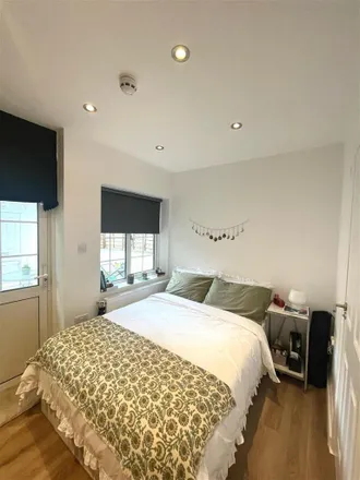 Rent this studio room on 42 Allison Road in London, N8 0AT