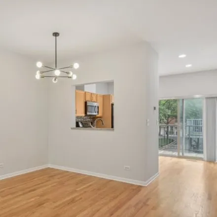 Image 9 - 4530 S Woodlawn Ave Unit 303, Chicago, Illinois, 60653 - House for sale