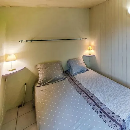 Rent this 4 bed house on L'Aiguillon-sur-Mer in 2 Rue du Général Leclerc, 85460 L'Aiguillon-sur-Mer