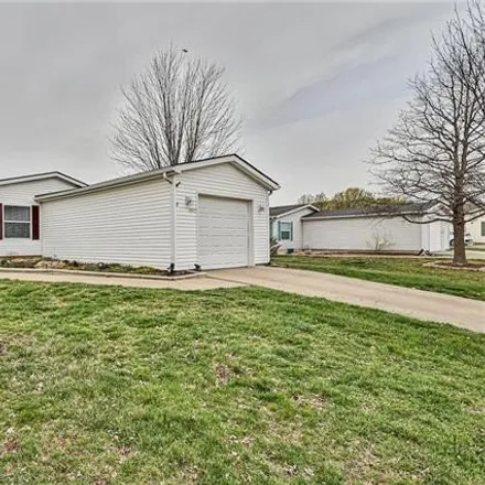 Image 3 - 931 Northeast White Oaks Lane, Oak Grove, MO 64075, USA - House for sale