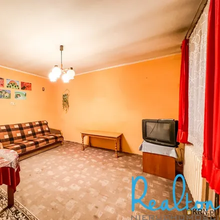 Image 3 - Szkoła Podstawowa nr 15 z Oddziałami Dwujęzycznymi im. Alfreda Szklarskiego w Mysłowicach, Jana Dzierżonia 26, 41-408 Mysłowice, Poland - Apartment for sale