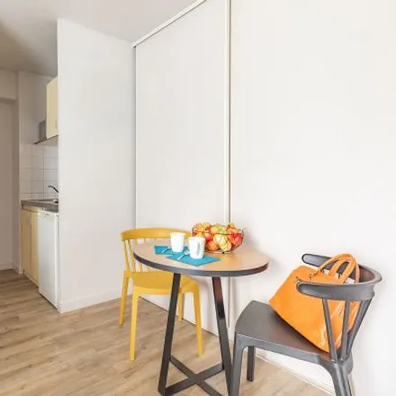 Image 4 - 7 Rue Pierre-Joseph Colin, 35000 Rennes, France - Apartment for rent