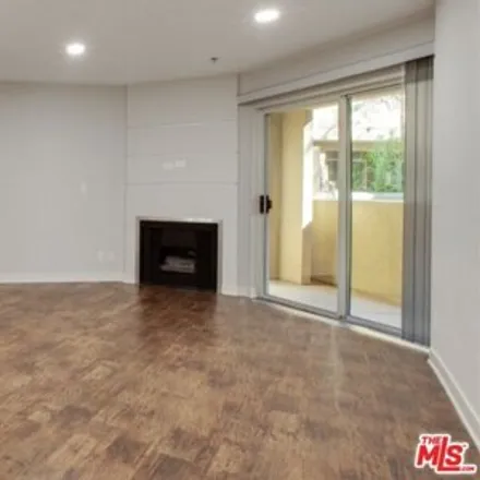 Image 3 - Broadcast Center Apartments, The Grove Drive, Los Angeles, CA 90036, USA - Condo for rent