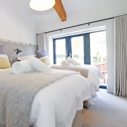 Rent this 2 bed duplex on Mawnan in TR11 5JP, United Kingdom