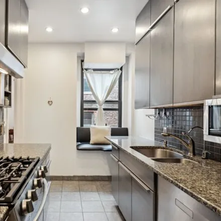 Image 4 - 117 Seaman Avenue, New York, NY 10034, USA - Apartment for sale