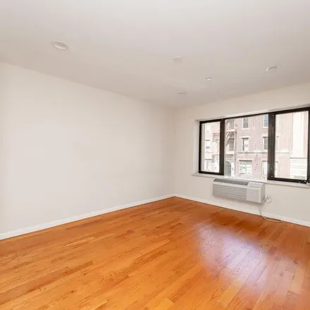 Image 3 - 30-39 32nd Street, New York, NY 11102, USA - Apartment for rent