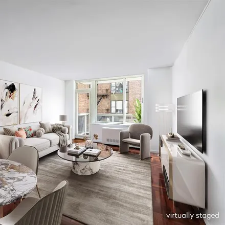 Image 2 - 2373 BROADWAY 932 in New York - Apartment for sale