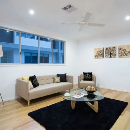 Rent this 3 bed apartment on 42 Philip Street in Hawthorne QLD 4171, Australia