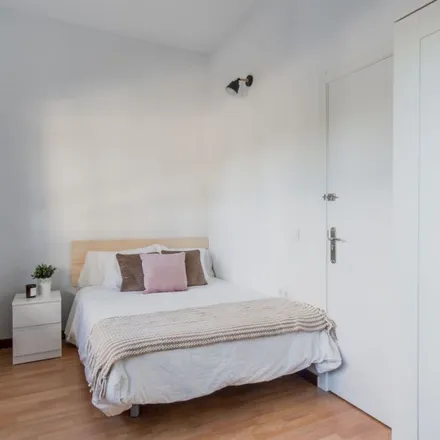 Rent this 1 bed apartment on Calle del Camino de los Vinateros in 76, 28030 Madrid