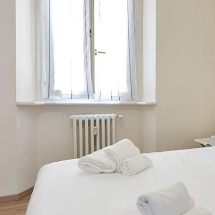 Image 2 - Bright 2-bedroom apartment close to the Università Cattolica del Sacro Cuore  Milan 20123 - Apartment for rent