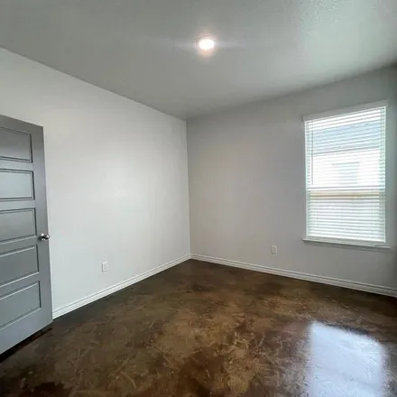 Rent this 3 bed apartment on 960 North 42nd Street in Temple, TX 76501