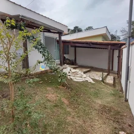 Buy this 3 bed house on Rua Henrique Pereira dos Santos in Rebourgeon, Itajubá - MG